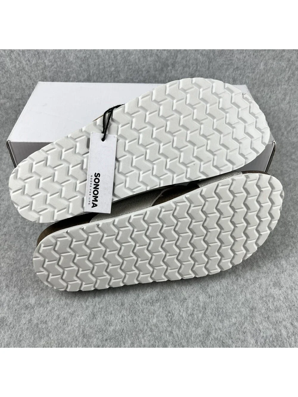 Sonoma Sandals Womens Size 10 Genuine upper leather Sliver Crisscross Strap